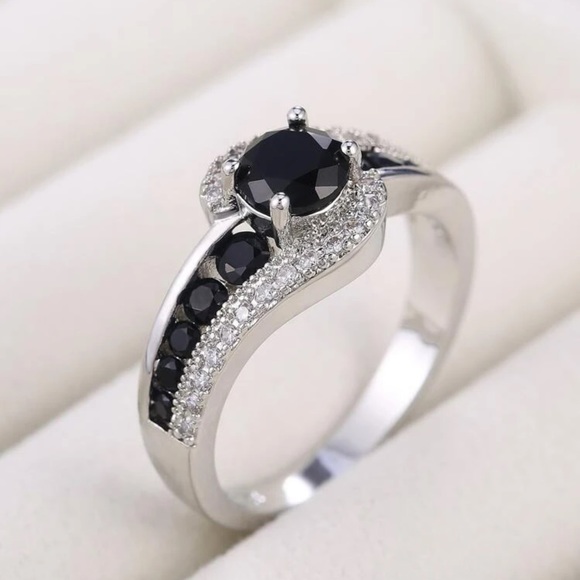 New Luxury Black White Sapphire Twisted Love Knot 925 Sterling Silver Ring - Picture 8 of 17